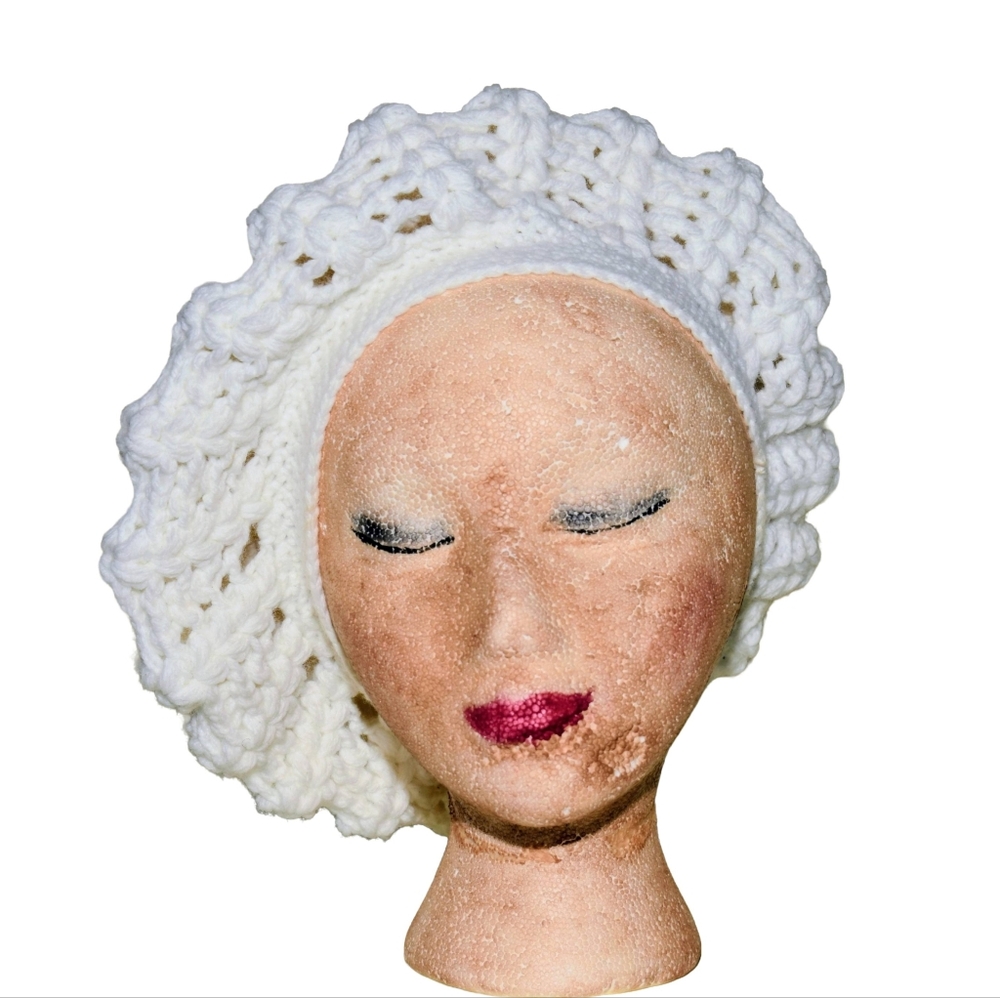 Elegant Design French Knit White Beret.